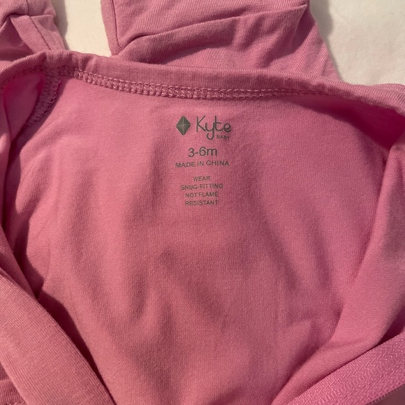 Kyte baby 3-6m sleeveless romper - BUBBLEGUM - Picture 3 of 3